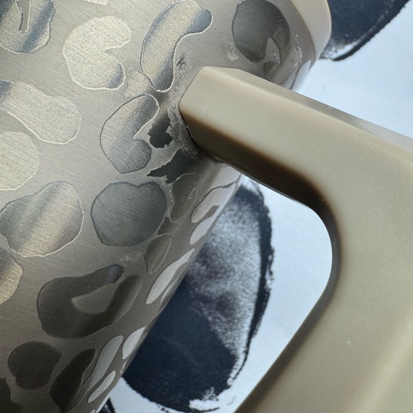 Simple Modern 40 oz Trek Leopard Print Tumbler Bronze Brass Brown - Picture 7 of 11